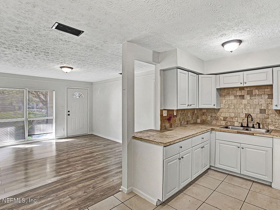 1st image of 6453 BURGUNDY Road S