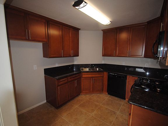 5th image of 119 Yosemite St