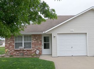 212 Aaron Ln, Grain Valley, MO 64029