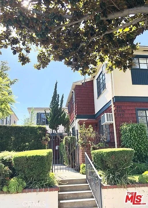 443 S Doheny Dr