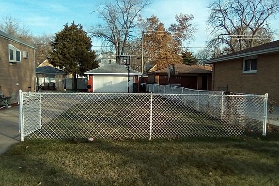5th image of 423 Granville Ave