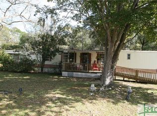 576 Deerfield Rd E, Bloomingdale, GA 31302