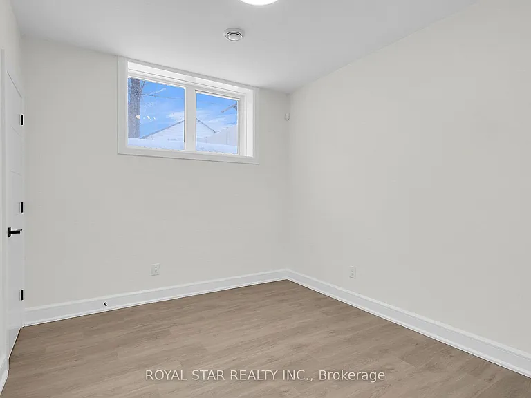 547 Mutual St #BASEMENT — Photo 17