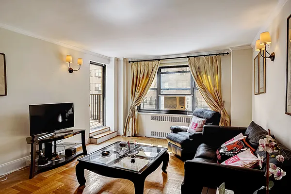 Rented by Compass | media 24