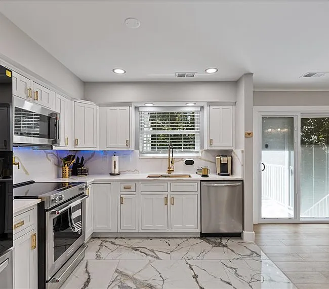 2875 Madeira Ct — Photo 26