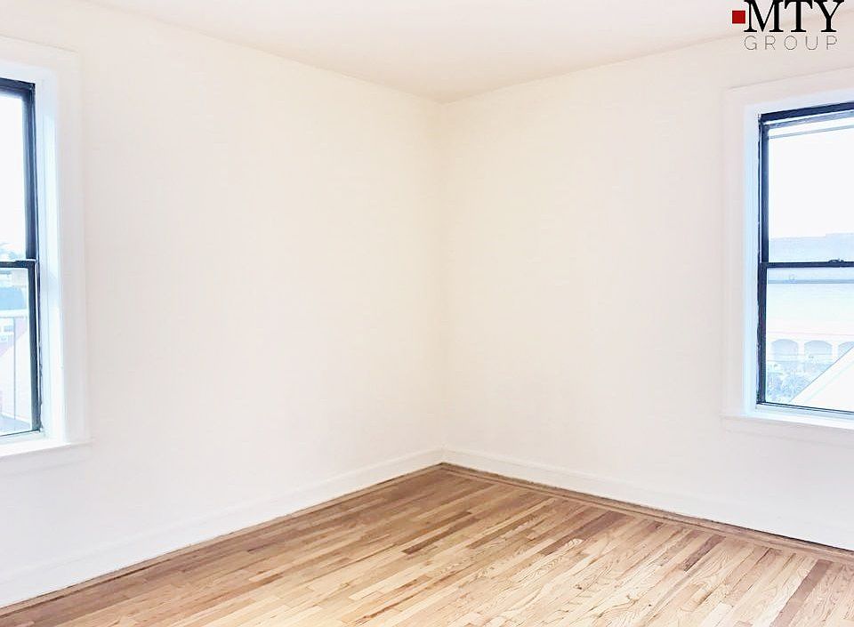 2nd image of 5916 Woodside Ave APT 2F