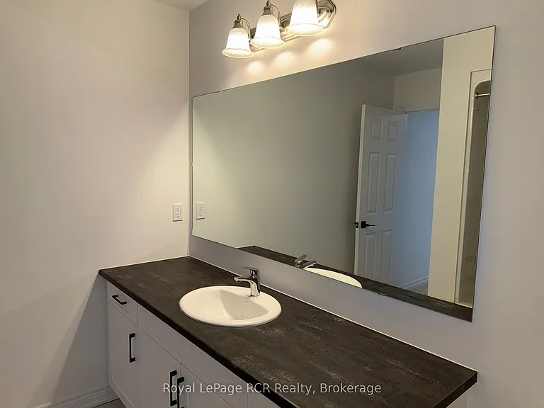 133 McCausland Dr — Photo 24