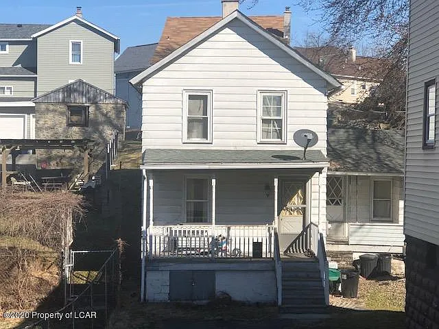 32 Mill St photo 1