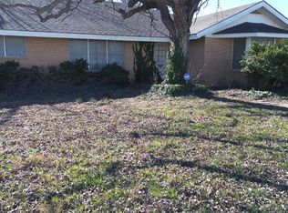 1306 E Central Ave, Comanche, TX 76442