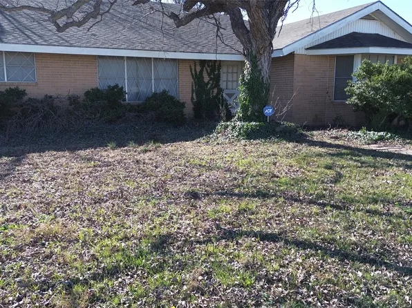 1306 E Central Ave, Comanche, TX 76442