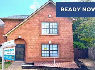8230 Town N Country Dr, Cordova, TN 38016