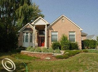 45899 Litchfield Dr, Plymouth, MI 48170