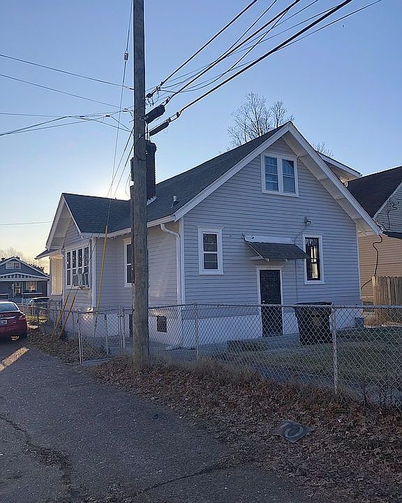 1st image of 214 Glendora Ave