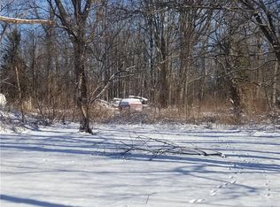 962 Five Mile Line Rd, Webster, NY 14580