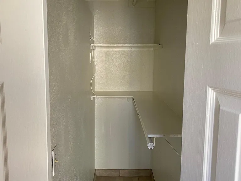 925 E Beryl Ave — Photo 3