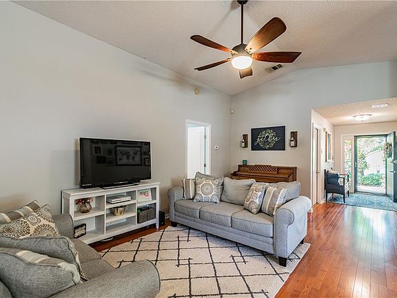 5th image of 4019 N Buglers Rest Pl