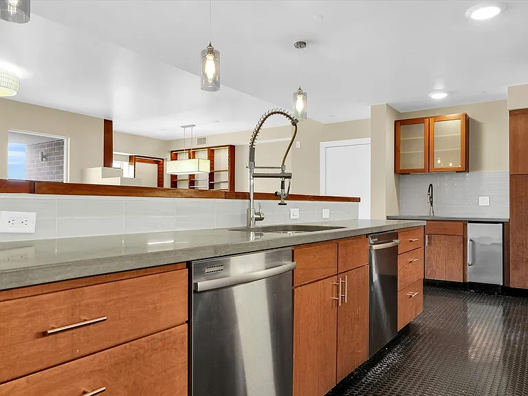 301 N Neil St #808-809 — Photo 15