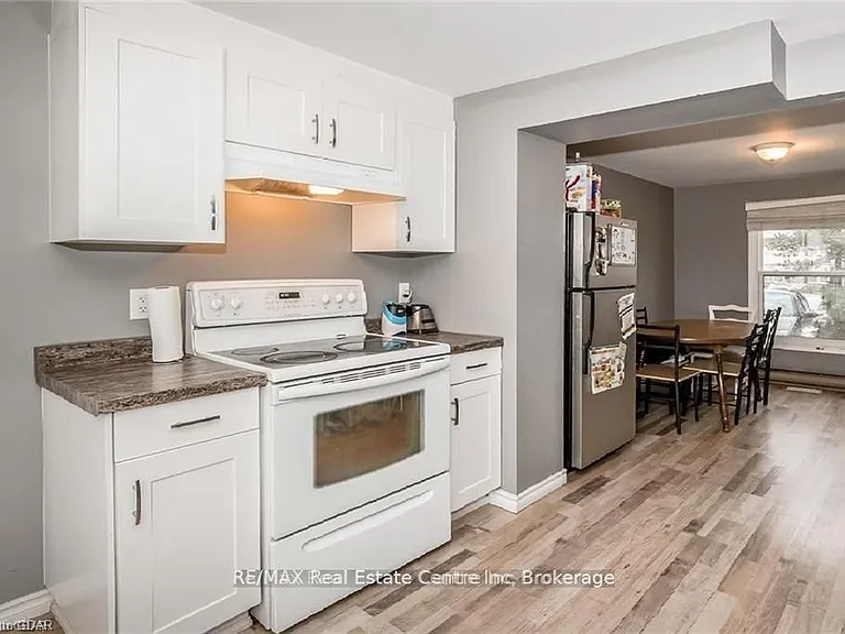 201 Janefield Ave — Photo 3
