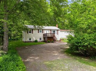 210 Keach Pond Dr, Glocester, RI 02814