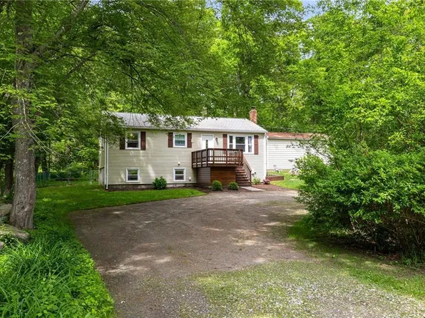 210 Keach Pond Dr, Glocester, RI 02814