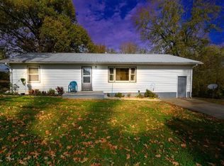 490 W 4th St, Calhoun, KY 42327