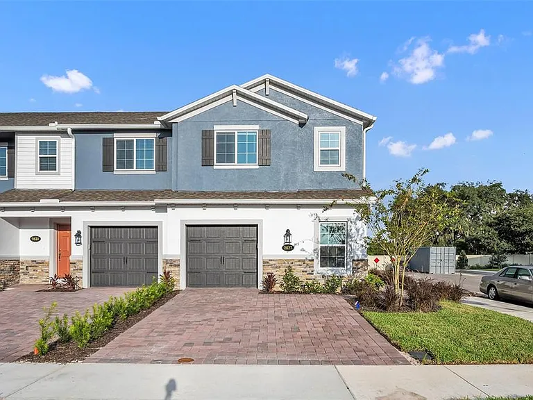 2827 Narcoossee Commons Way — Photo 1