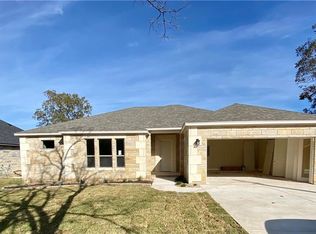 304 N 3rd St, Jarrell, TX 76537