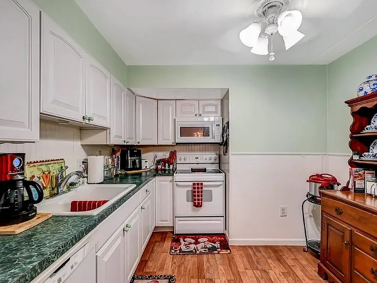 220 Linden St #807 — Photo 3