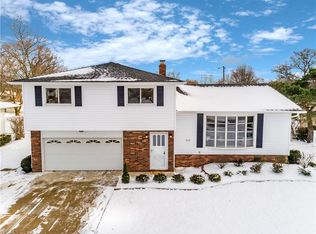 5715 Beacon Hill Dr, Seven Hills, OH