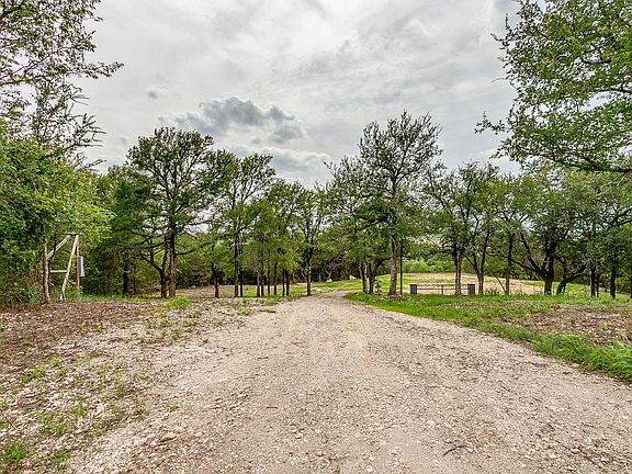 2nd image of 113 Overlook Ct