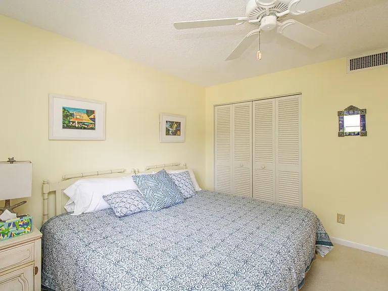 1020 Palm View Dr #C-104 — Photo 32