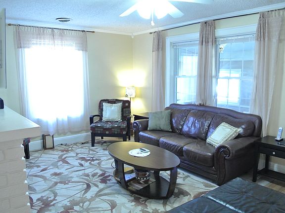 4th image of 123 Beechwood Ave
