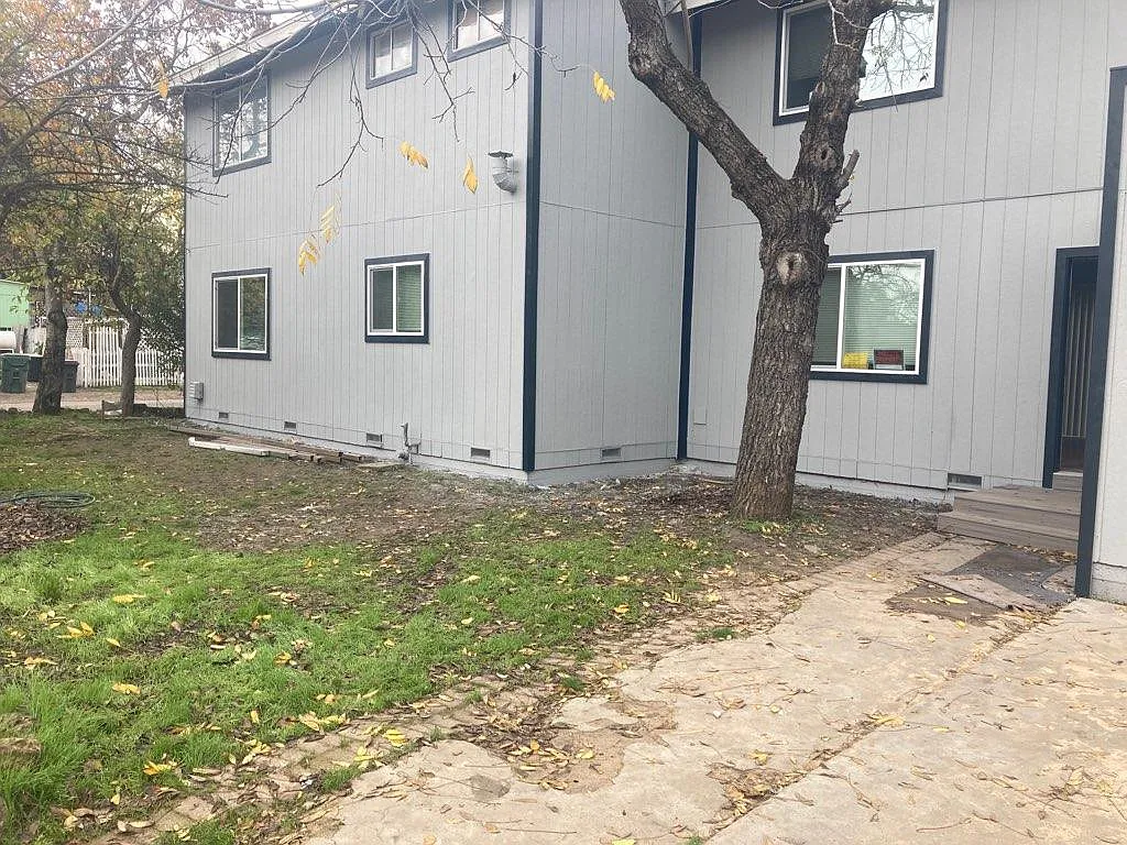 14541 Austin Ave — Photo 2