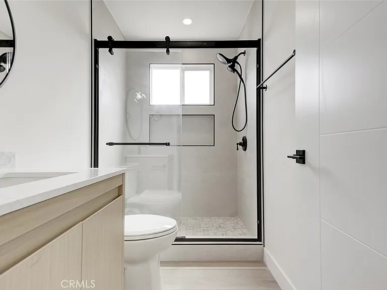 1070 Allen Ave #D — Photo 14