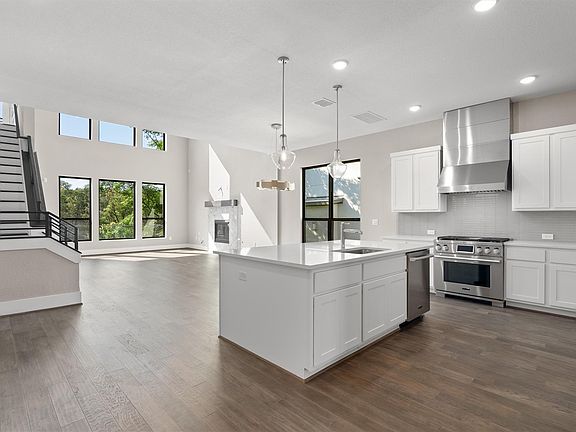 4th image of 1002 Barrie Dr