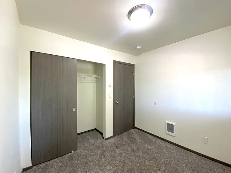 Clover Creek Apartments — Photo 7
