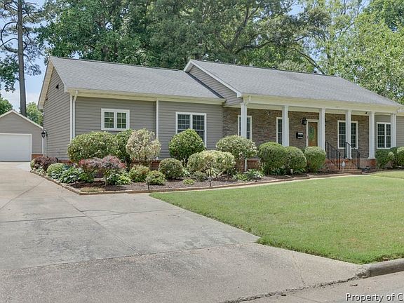4th image of 527 Kerry Lake Dr