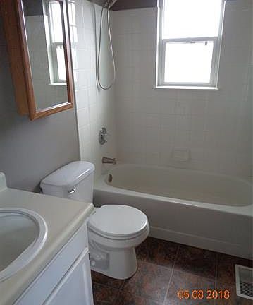 5th image of 555 Upton Dr