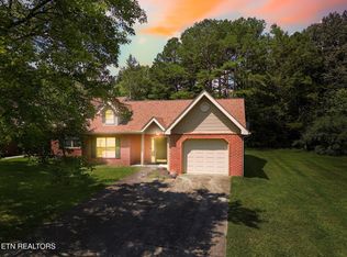 826 Gresham Rd, Knoxville, TN 37918