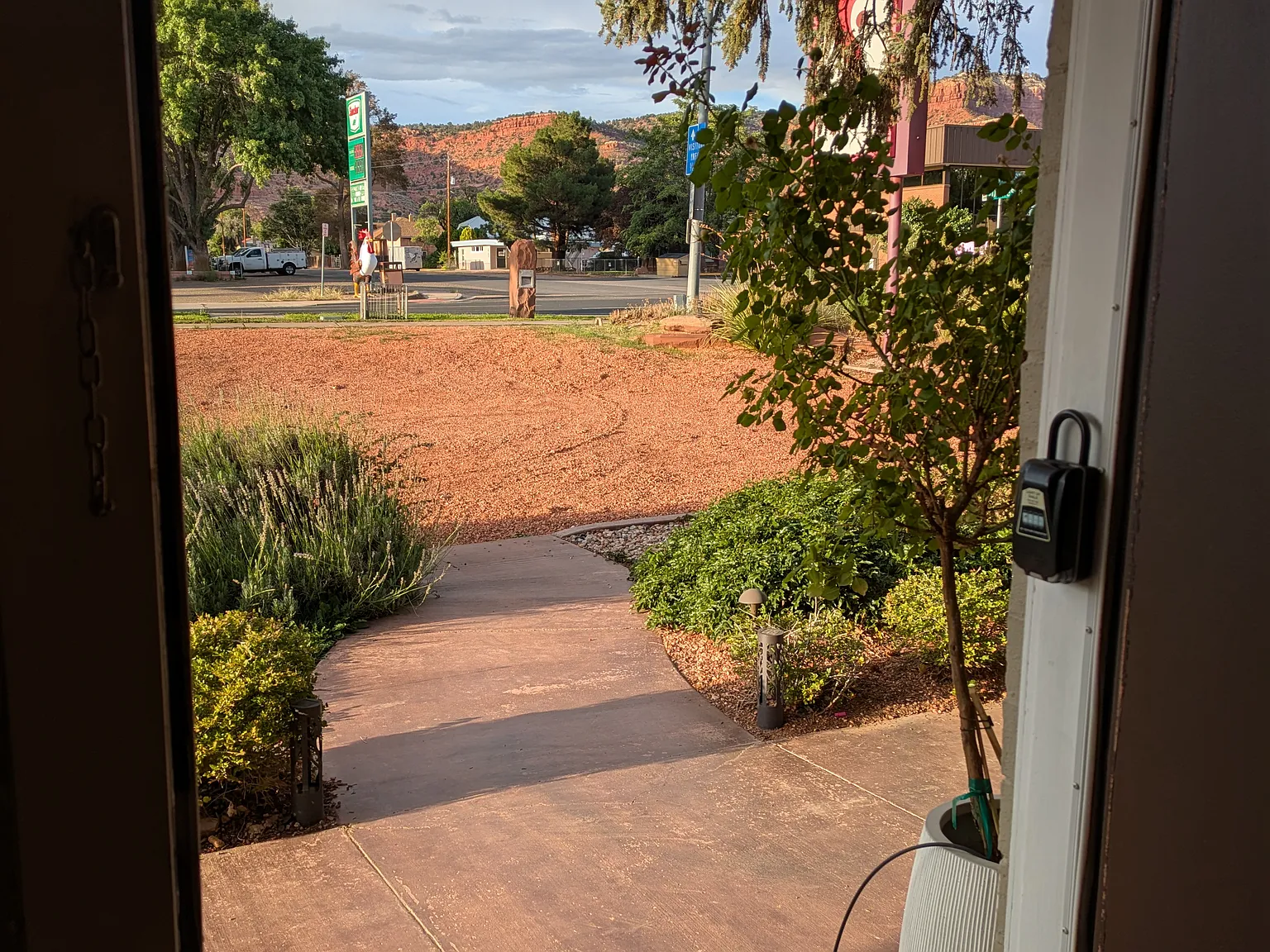 Studio, 300 sqft, $900 — Photo 2