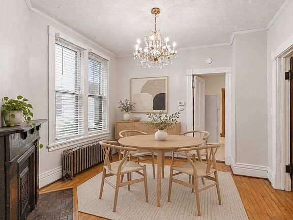 2nd image of 2542 Garfield Ave