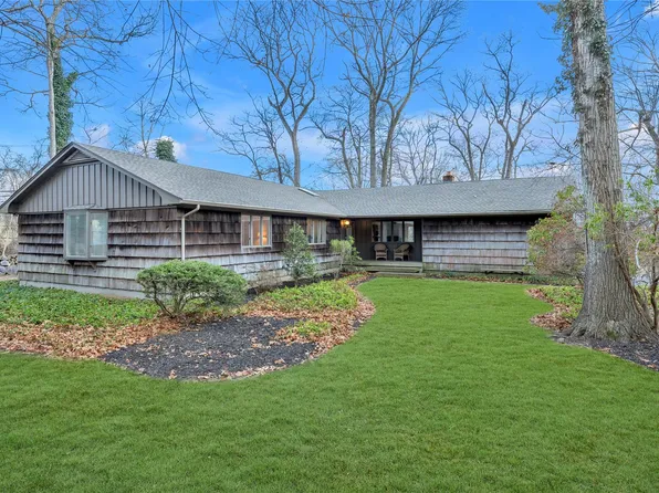 12 Red Oak Road, Saint James, NY 11780