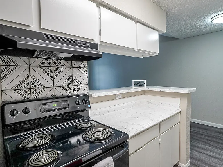 Avery Place — Photo 12