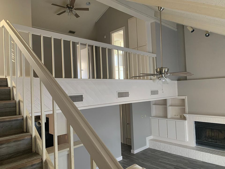 1st image of 49 Harbour Town St