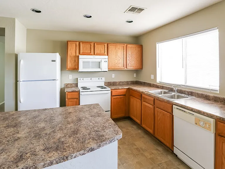 3140 W Maldonado Rd — Photo 7
