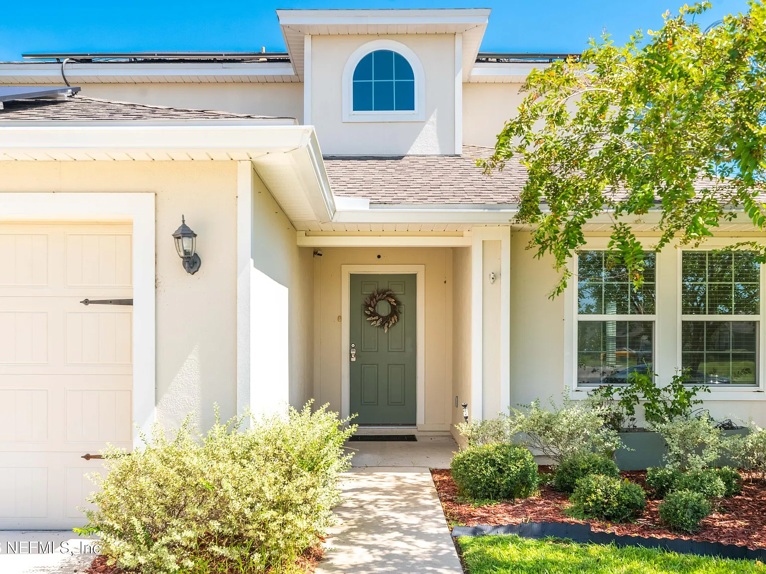 5 bed, 2.5 bath, 2432 sqft, $2,500 — Photo 3