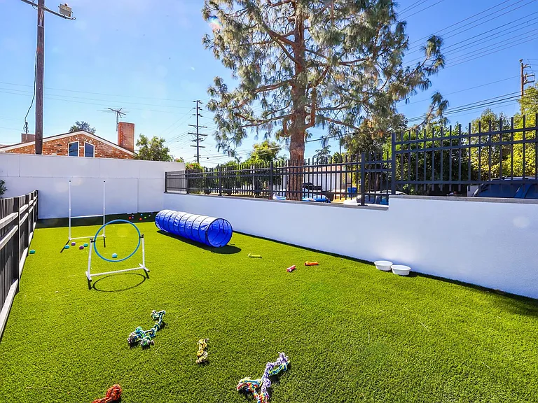 MODERNO La Granada Luxury Living — Photo 38