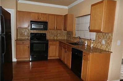 4th image of 1105 Blackwater Dr