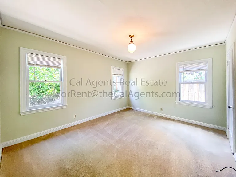 257 Trinity Ave — Photo 12