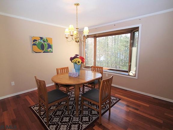5th image of 580 Melissa Ln